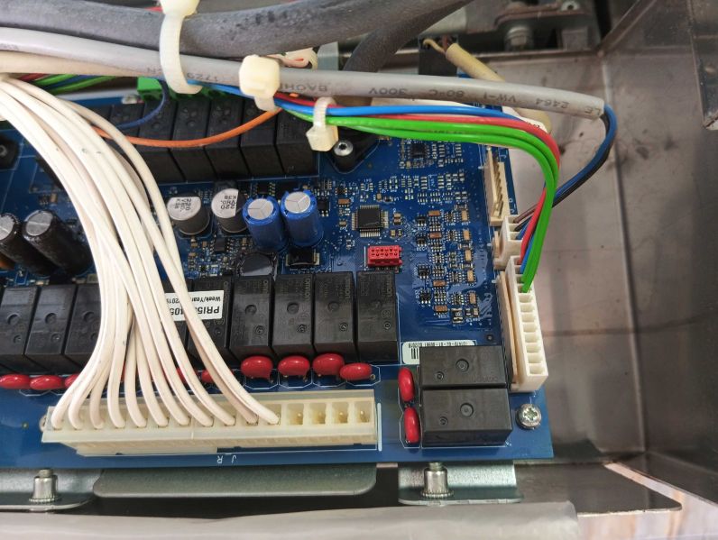 File:Ia signal cable.jpg